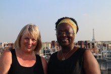 Joanna Thompson et Mariam Dao Oikocredit
